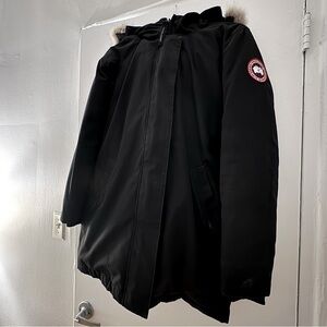 AUTHENTIC Canada Goose Victoria Parka in Black. Size small. Pre-loved.